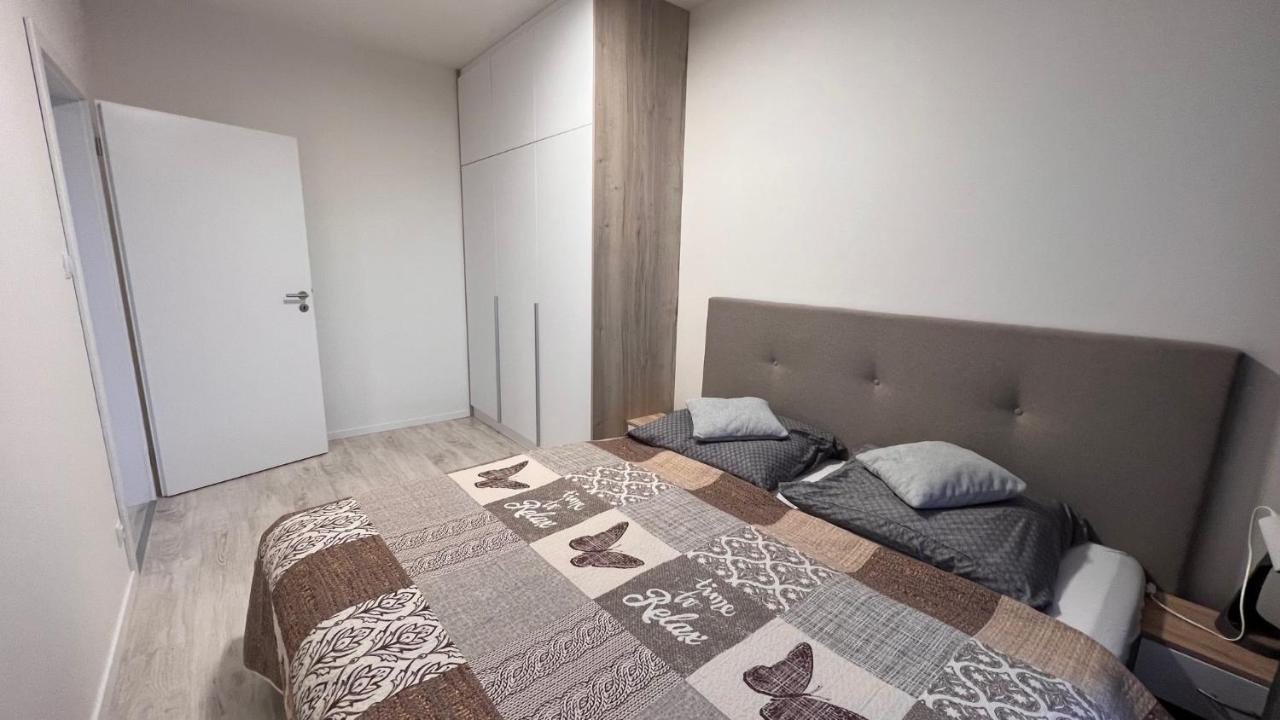 2 Room Apartment, With A View Of The Castle 브라티슬라바 외부 사진