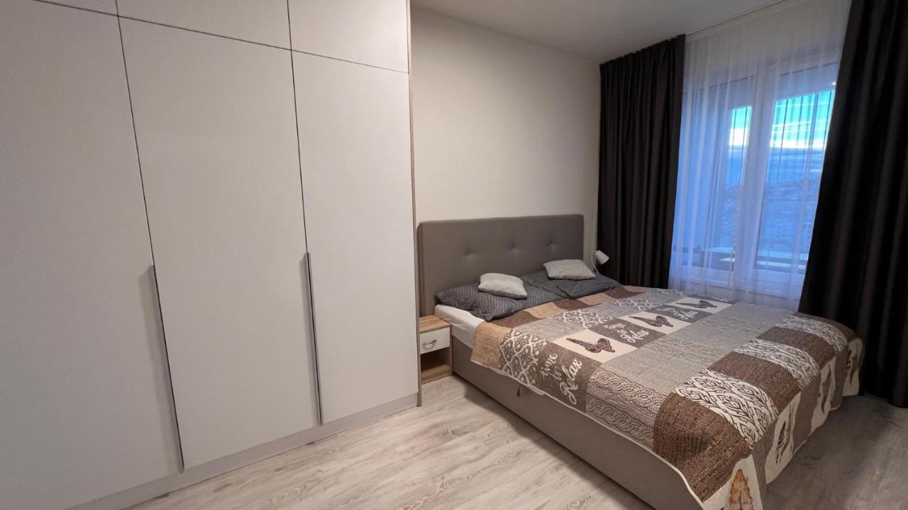 2 Room Apartment, With A View Of The Castle 브라티슬라바 외부 사진