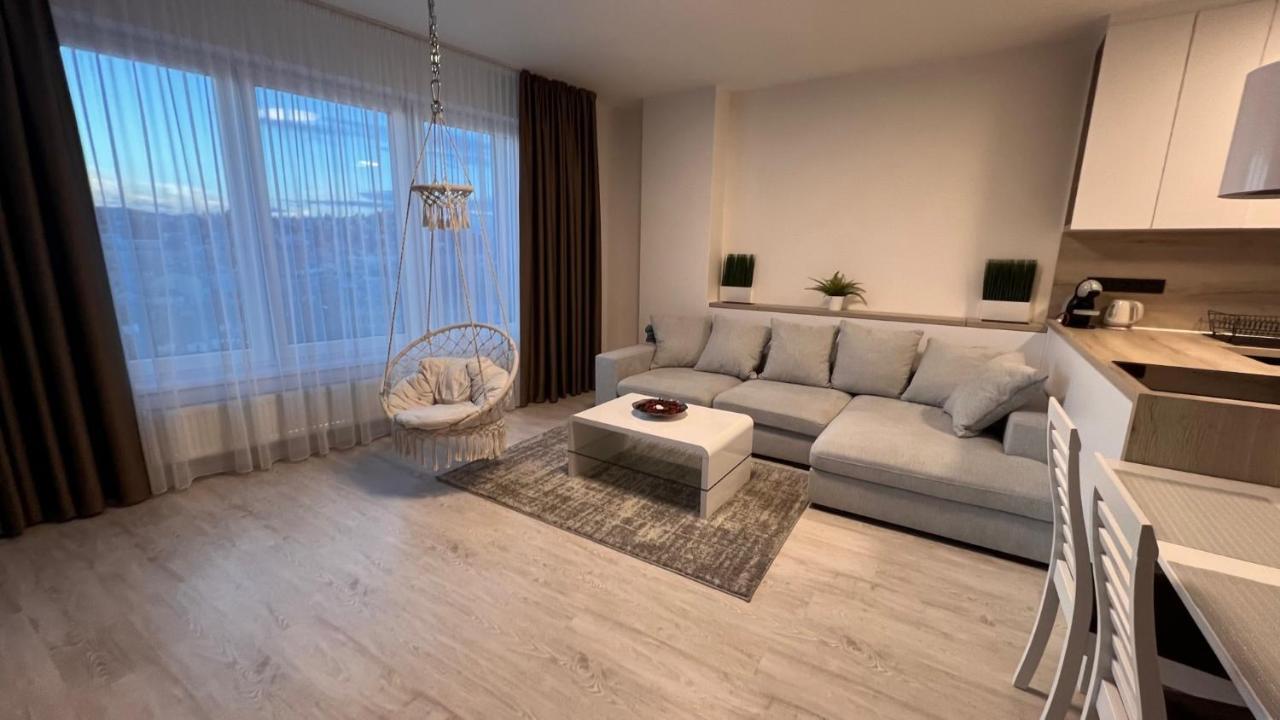 2 Room Apartment, With A View Of The Castle 브라티슬라바 외부 사진