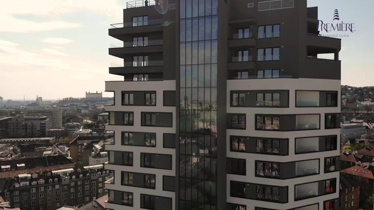 2 Room Apartment, With A View Of The Castle 브라티슬라바 외부 사진